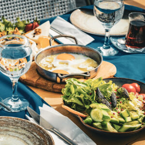 Doğanın Sofradaki Işıltısı: Dodici & Özsüt’te Salatalar ve Vegan Lezzetler